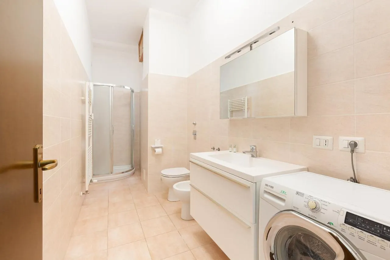 Apt Con Terrazzo A Milano- Greco Pirelli! 0*, Milan Italy