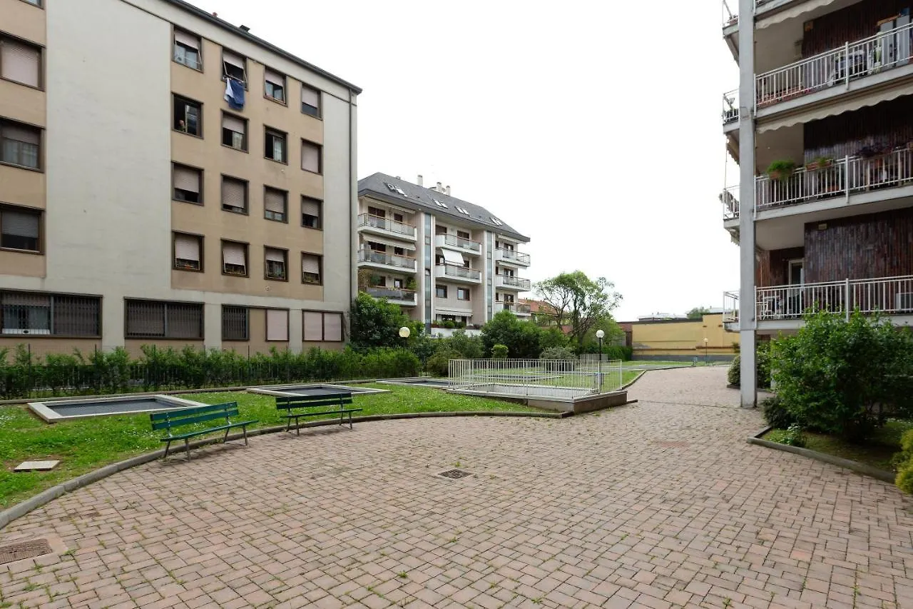 Apt Con Terrazzo A Milano- Greco Pirelli! Milan